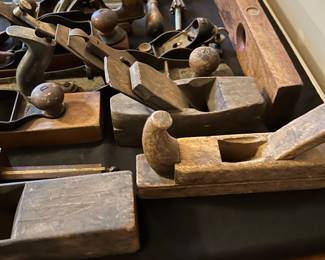 LARGE SELECTION OF ANTIQUE TOOLS, PLANES