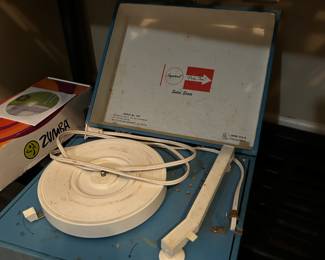VINTAGE RECORD PLAYER
