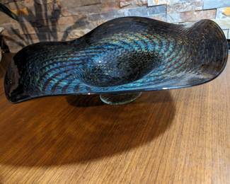 Ron Mynatt fluted freeform footed art glass bowl