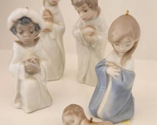 Llardo Nativity miniature