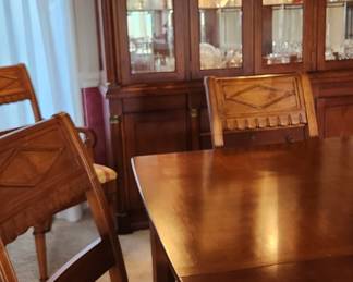 Lexington Dining Table