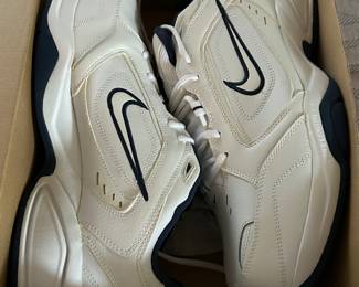 Men’s Nike Air Monarch - New in box.