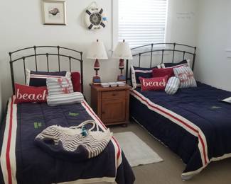 Twin bed; full/double bed