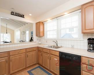 Classic kitchen - perfect for a smaller home or condo