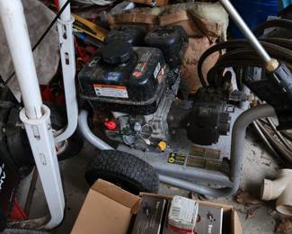 Gas engine pressure washer