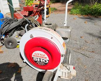 Walk behind leaf blower, 6 HP Briggs & Stratton engine