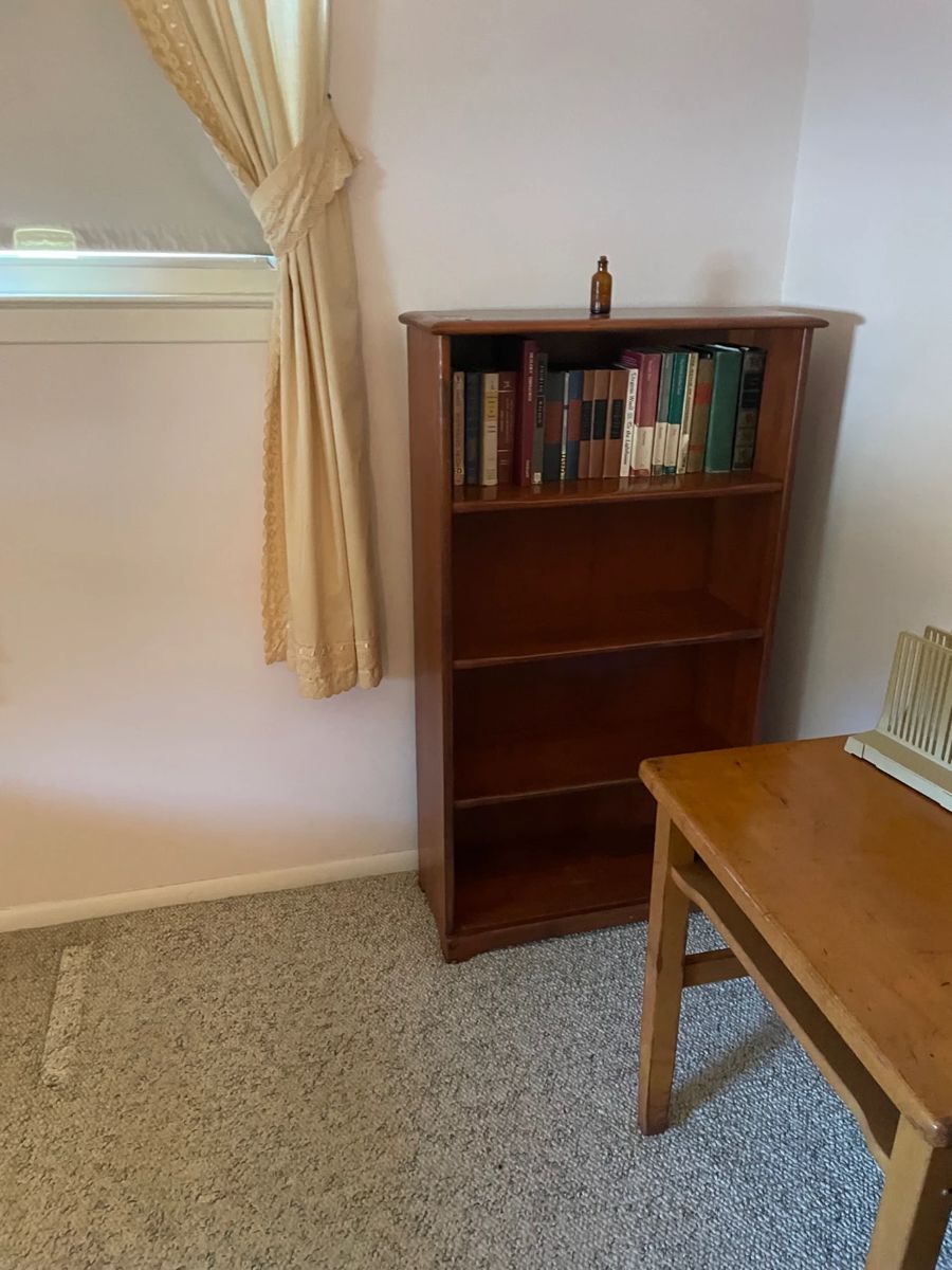 Huntington Greenlawn NY / Estate sale for... starts on 10/28/2023