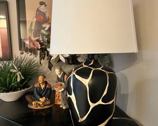 Black and White Giraffe Print Lamp