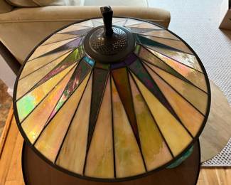 Quoizel Gotham Tiffany Style Table Lamp