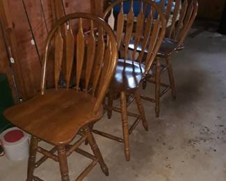 Swivel bar stools, solid wood construction 