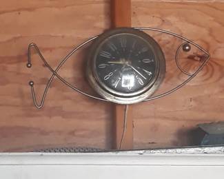 MCM fish clock 