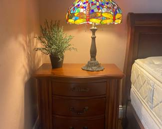 Single Nightstand
Dimensions: 30'' W x 18'' D x 29'' H
Tiffany style lamp is also available.