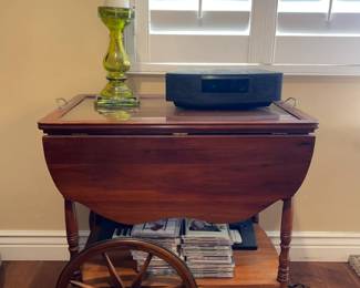 Vintage Bar Cart
Cd's
Electronic keyboard