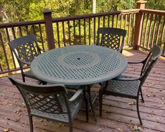 Outdoor table with lazy Susan and 4 chairs