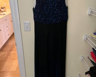 Formal dress - color changes from blue to black