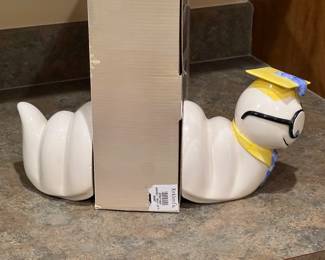 Bookworm bookends