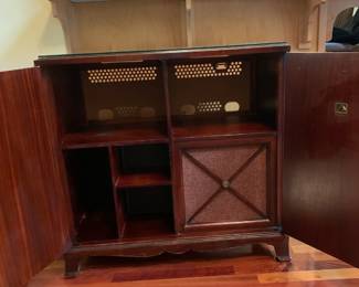 1940s stereo cabinet - RCA Victrola