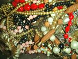 Gobs of vintage Beads!!