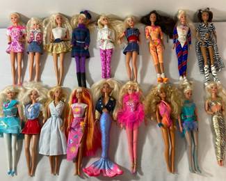 05 18 Barbie Dolls Hi, Barbie