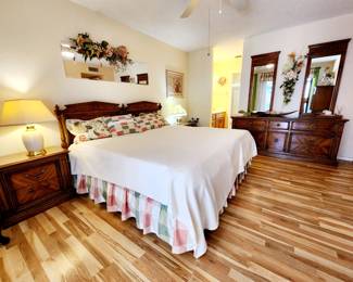 Beautiful Thomasville Bedroom Set, Bachelor Chest, Night Stands, Headboard, Dresser and Mirrors