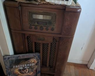 Thomas collectors edition radio 