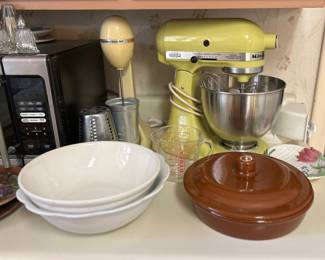 KitchenAide Stand Mixer w/Attachmnts & Milkshake Mixer