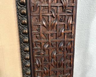 Look at the Beautiful Detail of Antique Wood Frame