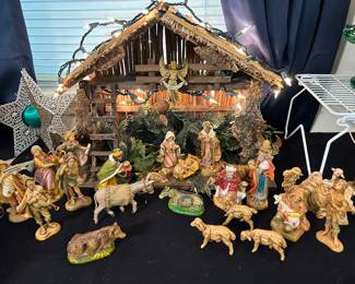 An exquisite Italian Fontanini nativity 