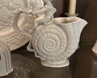 Beautiful Lenox Walter Scott Vase