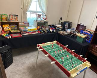 Great selection of vintage games