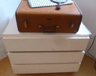 3 drawer muura dresser