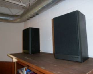 Polk audio speakers S4