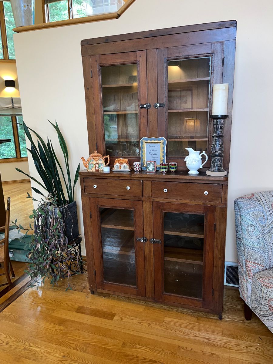 KALAMAZOO Estate Sale Quality furniture,... starts on 10/26/2023