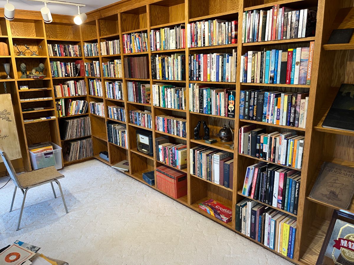 KALAMAZOO Estate Sale Quality furniture,... starts on 10/26/2023