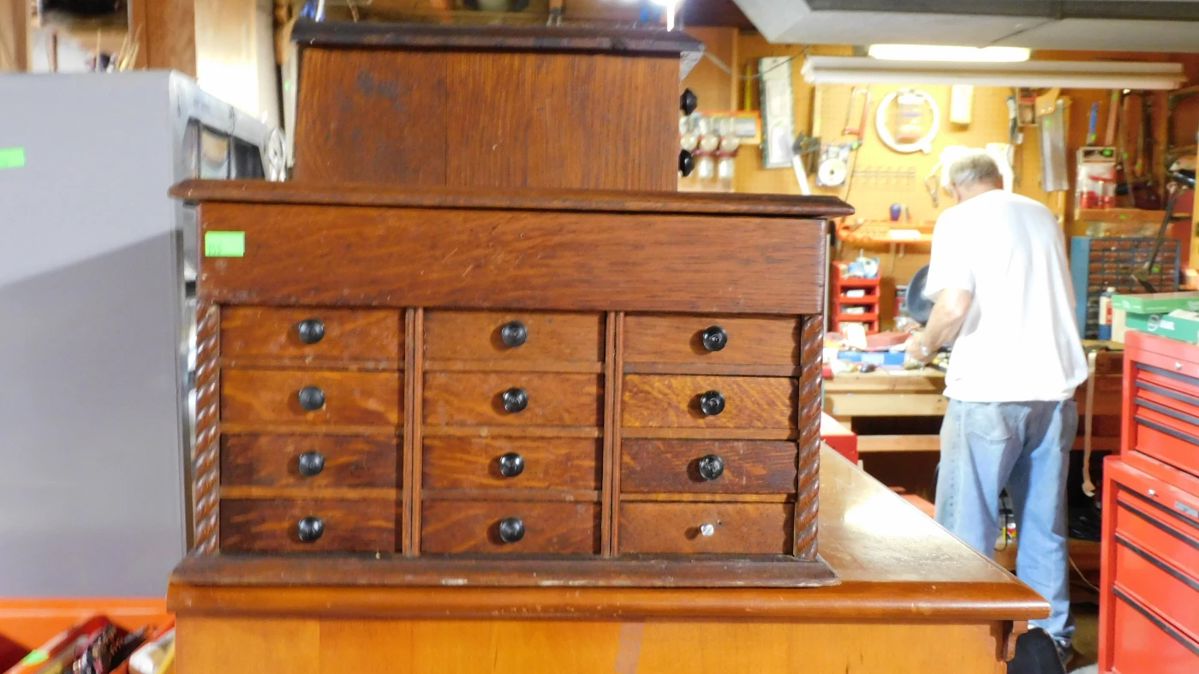 OkieDokie Estate Sales in Overland Park, KS starts on 10/19/2023