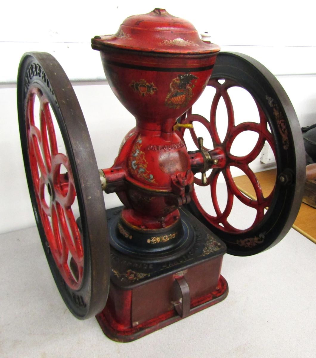 DON’S ANTIQUE • ESTATE AUCTION in Little Falls, MN starts on 10/28/2023