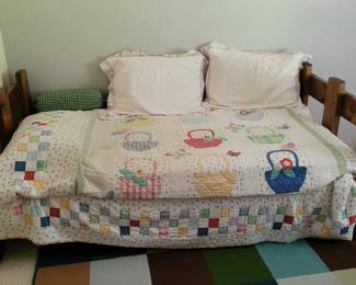 Wood, twin toddler bed