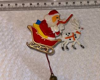 Santa Pin $8.00