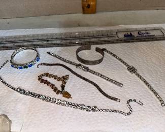 Costume Jewelry Lot #33 $15.00
