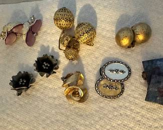 Costume Jewelry #20 $9.00