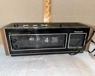 Panasonic FM AM Calendar Digital Clock Radio $10.00