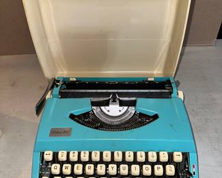 Deluxe 100 Typewriter $18.00