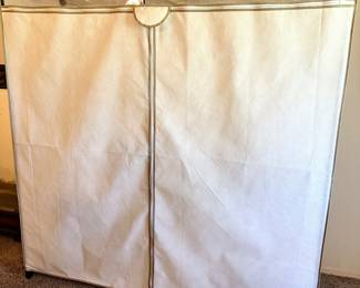 Portable Wardrobe