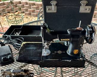 Singer Featherweight Sewing Machine