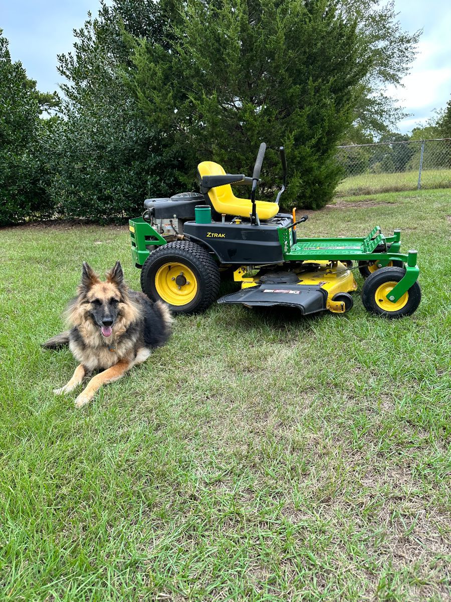 John Deere Zero Turn Lawn Mower