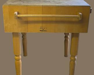 Bass 30"x30" butcher block