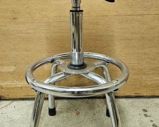Nice adjustable shop stool