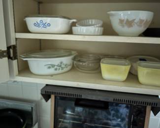 Pyrex kitchen essentials