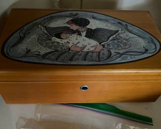 P Buckley Moss trinket box