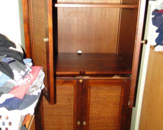 Armoire rattan front